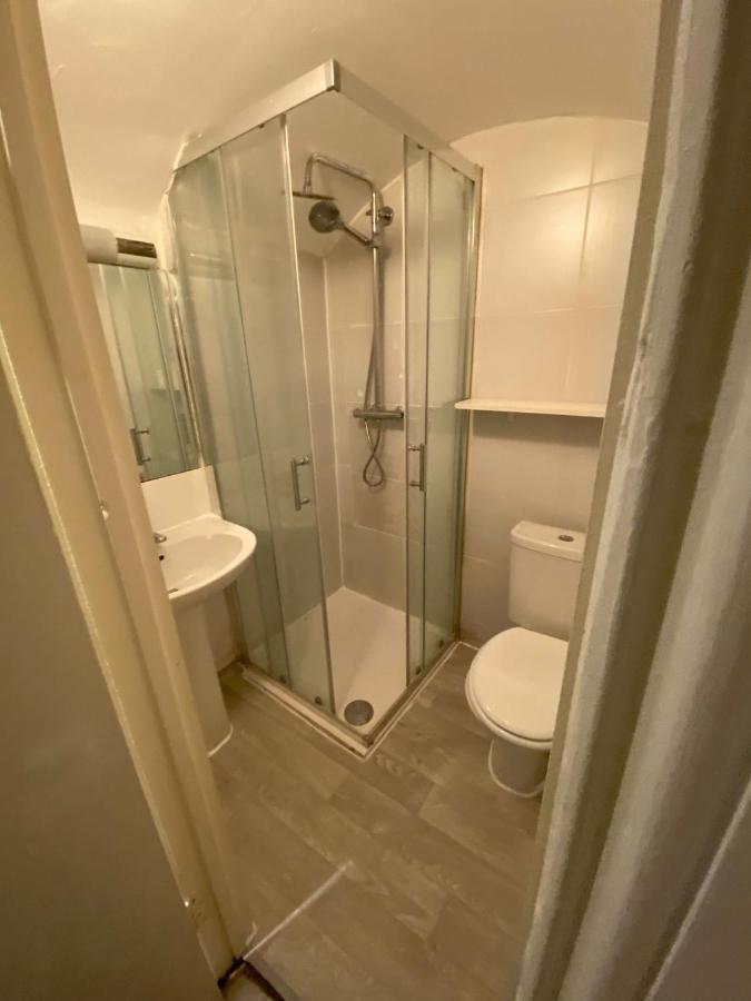 F24- Basement Single Studio Near Paddington Apartment London Bagian luar foto